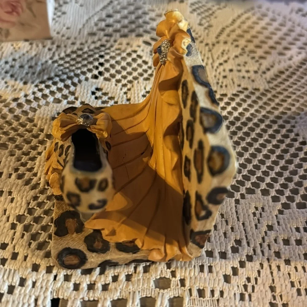 Leopard print resin card holder - cute!!!